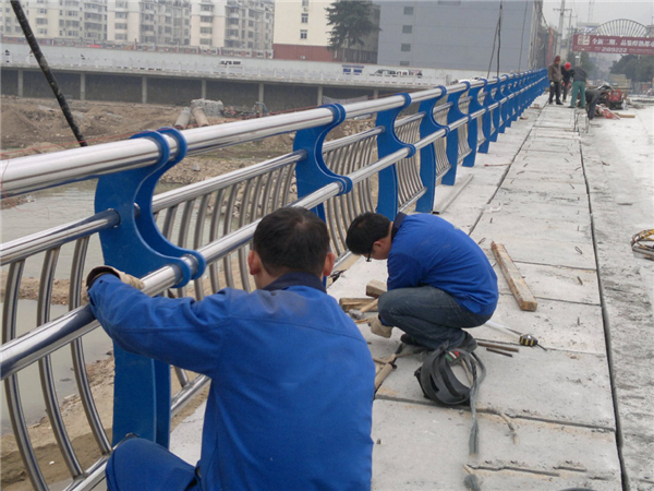 延安不锈钢河道护栏的特性及其在城市景观中的应用