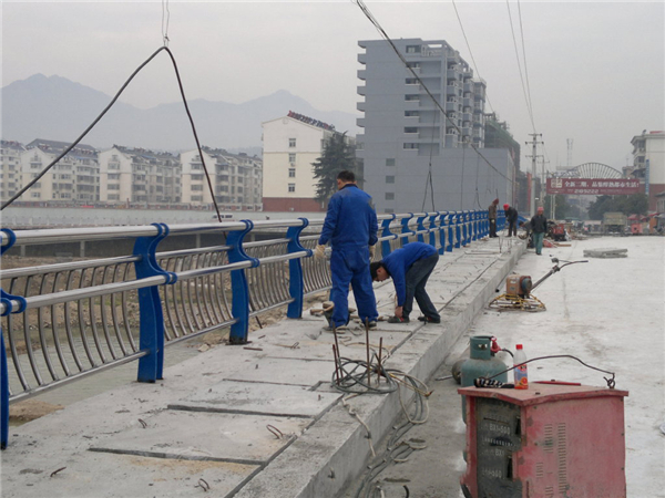 延安不锈钢复合管护栏常见问题及解决方案